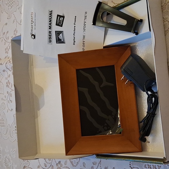 Digital Picture Frame - Picture 3 of 7